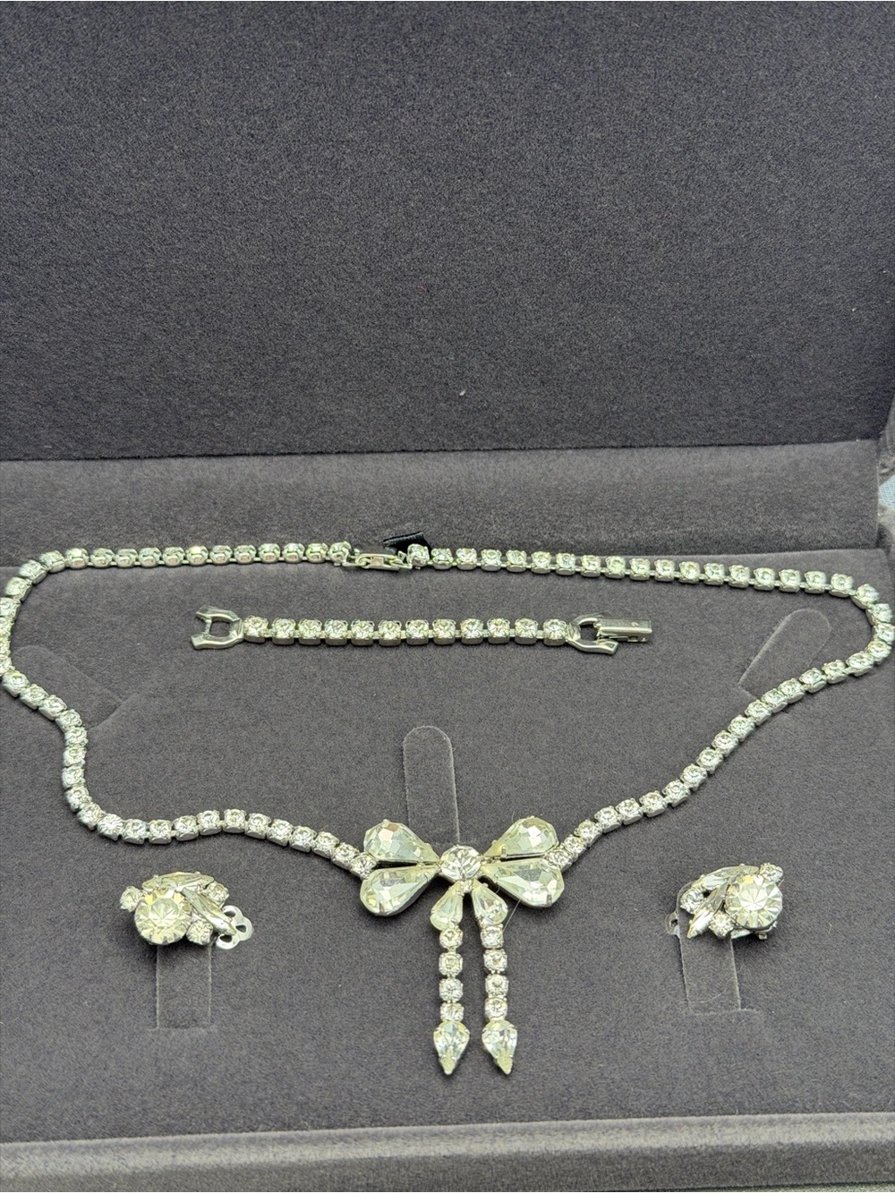 Vintage Dazzling Continental Necklace and Earrings - Picture 6 of 6